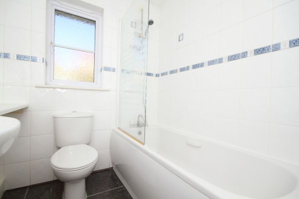 Shower Window Replacement in Fort Myers